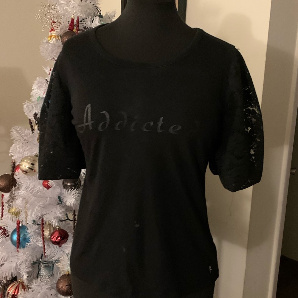 Addicted Lace Sleeve Tee